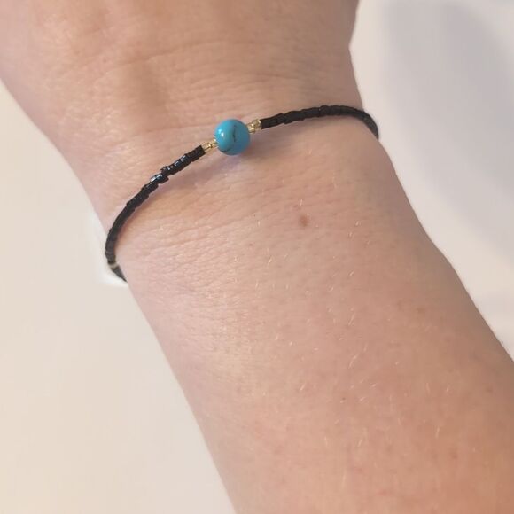 768 White Strand Black and Blue Beaded Adjustable Slider Bracelet‎ - Picture 1 of 4
